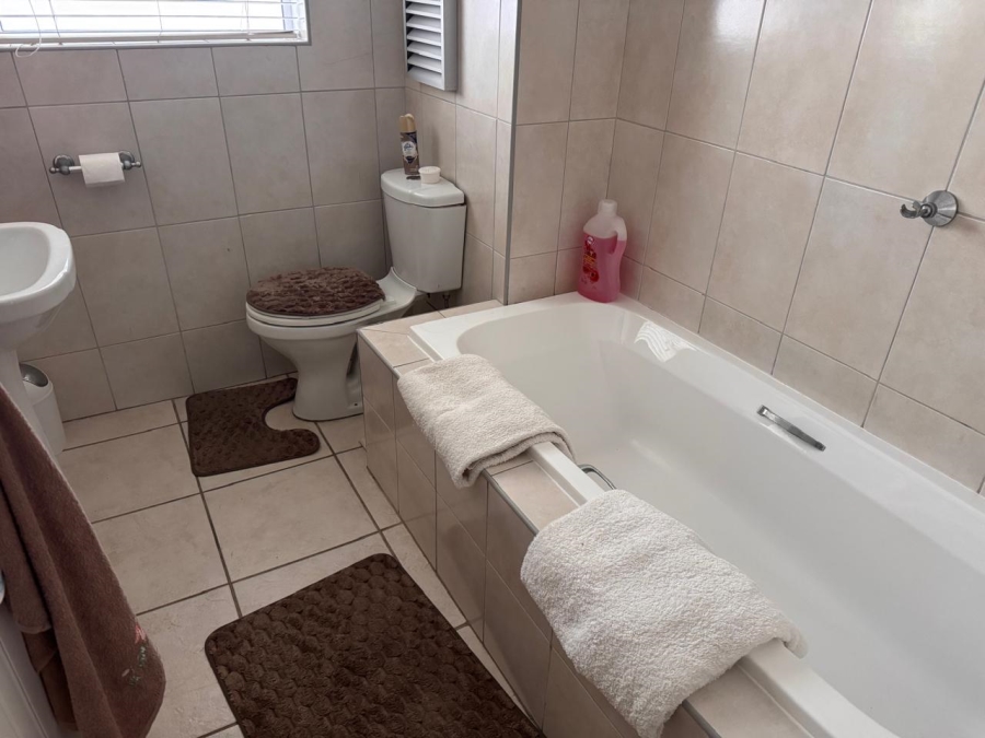 3 Bedroom Property for Sale in Hartenbos Central Western Cape